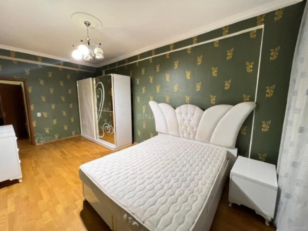 Satılır 3 otaqlı mənzil 140 m²