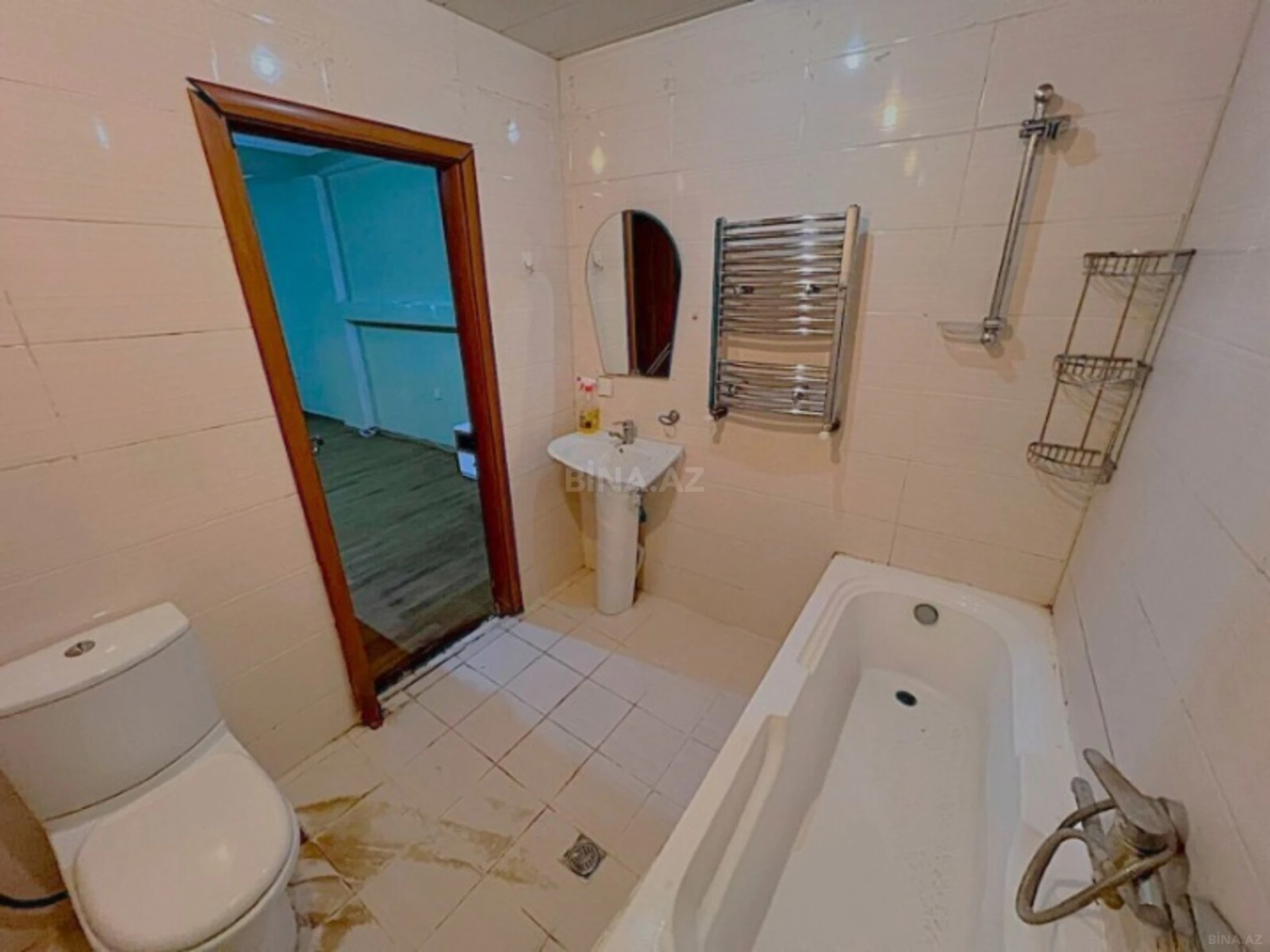 Satılır 3 otaqlı mənzil 140 m²