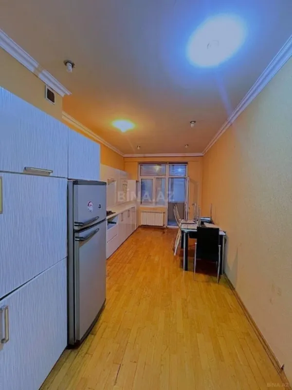 Satılır 3 otaqlı mənzil 140 m²