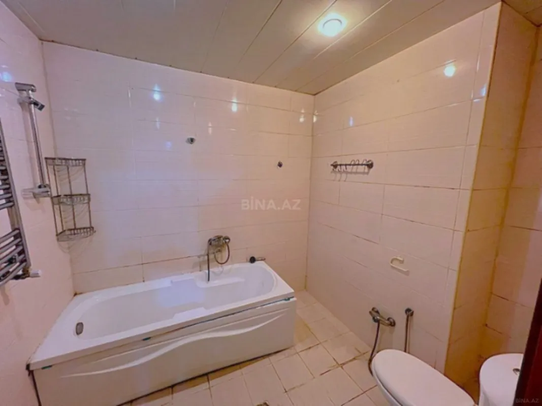 Satılır 3 otaqlı mənzil 140 m²