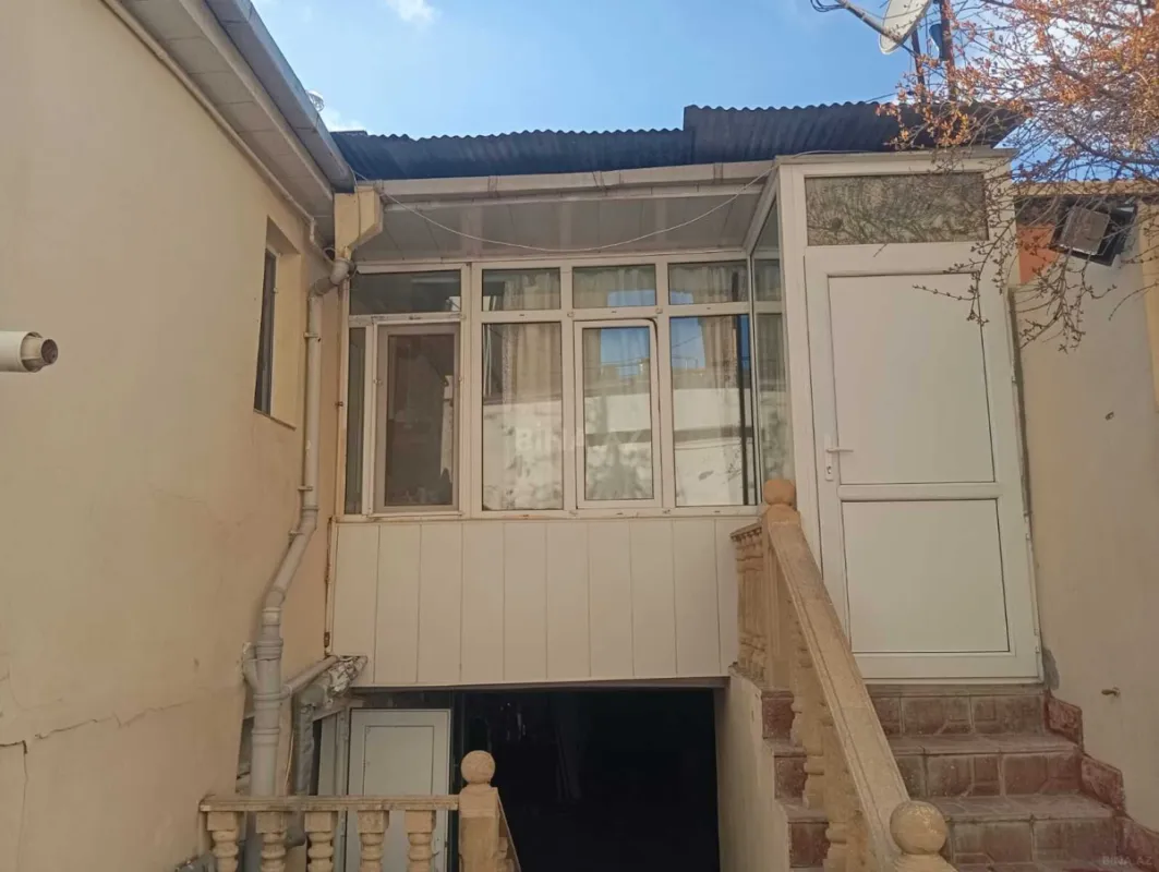 Satılır 6 otaqlı həyət evi 230 m²