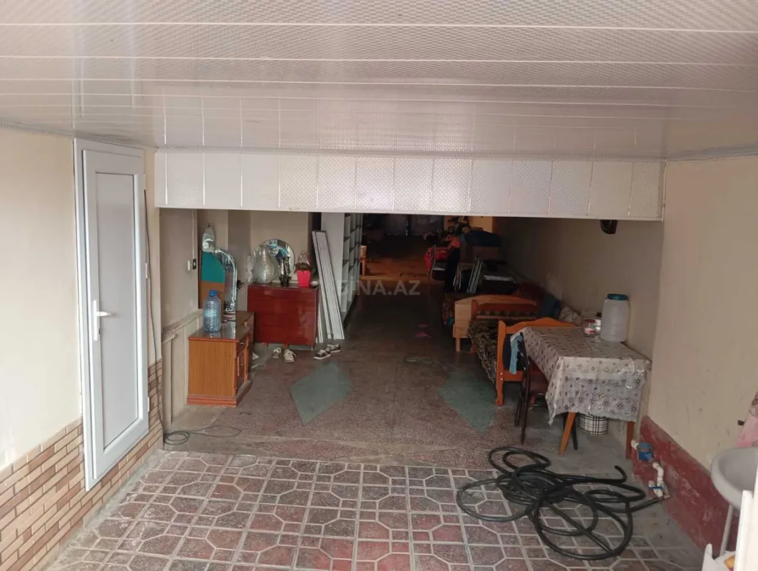 Satılır 6 otaqlı həyət evi 230 m²