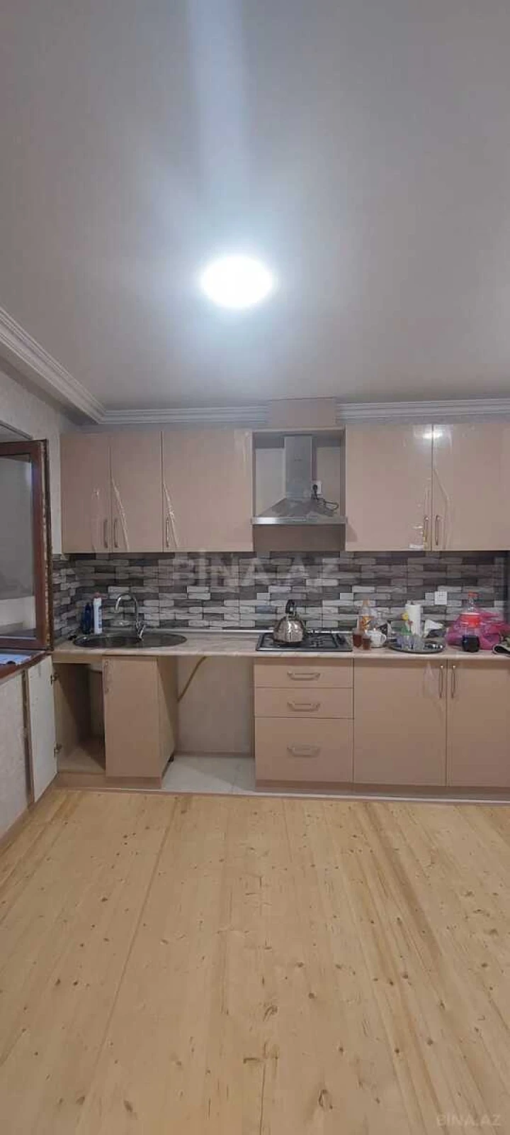 Satılır 6 otaqlı həyət evi 230 m²