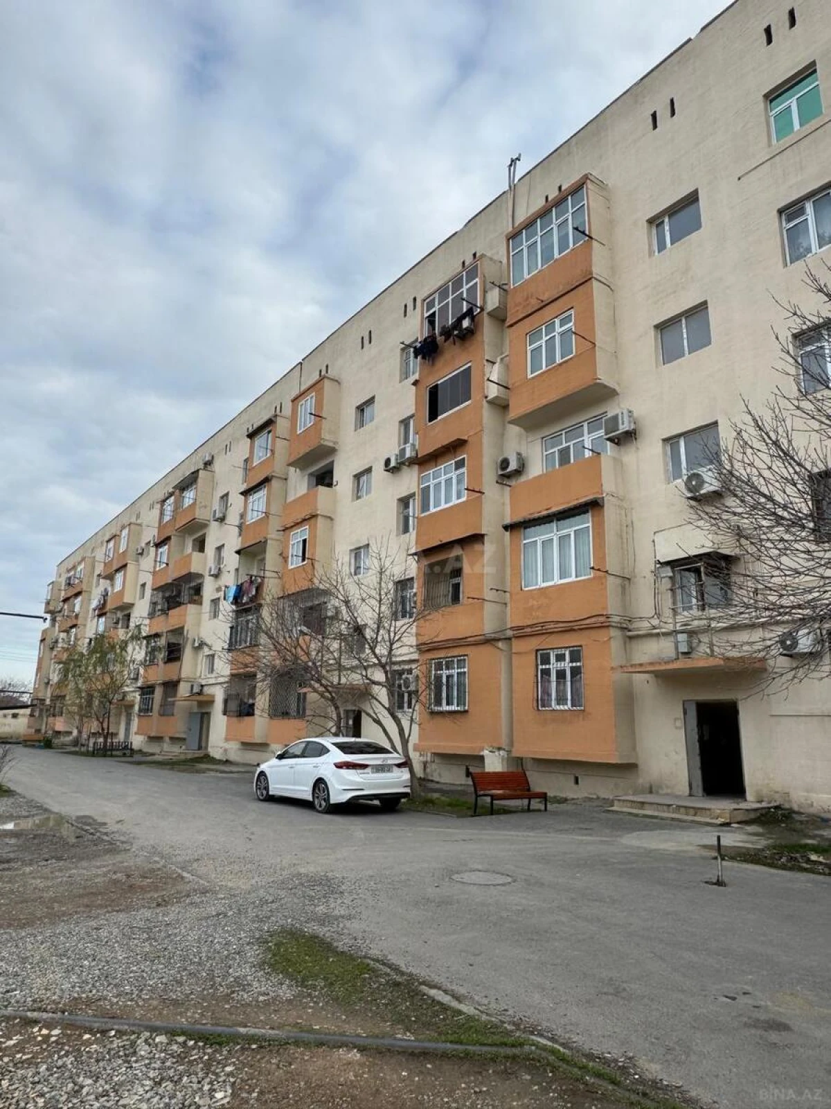 Satılır 2 otaqlı mənzil 70 m²