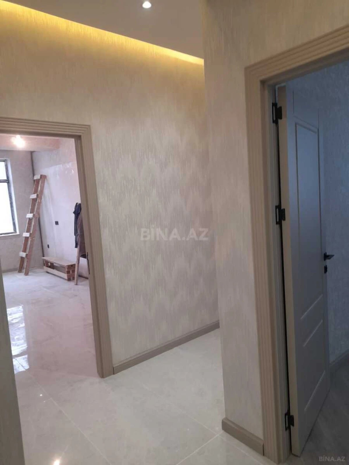 Satılır 3 otaqlı mənzil 125 m²