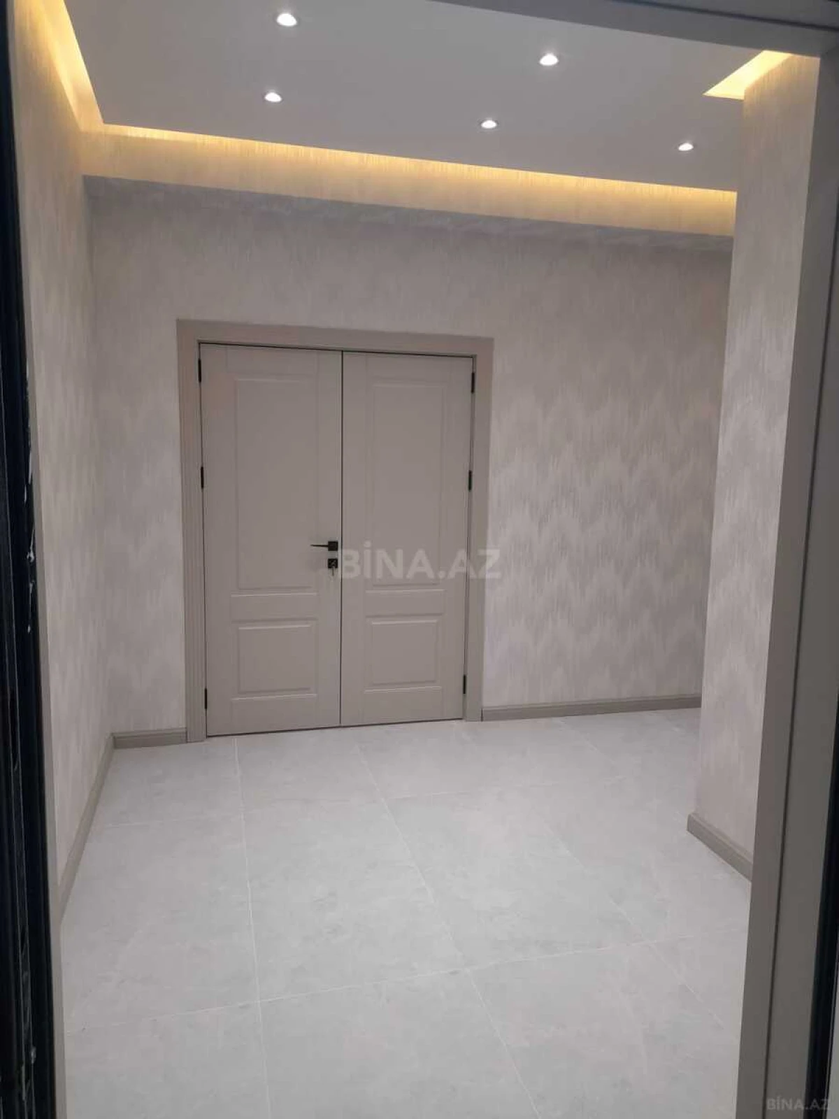 Satılır 3 otaqlı mənzil 125 m²
