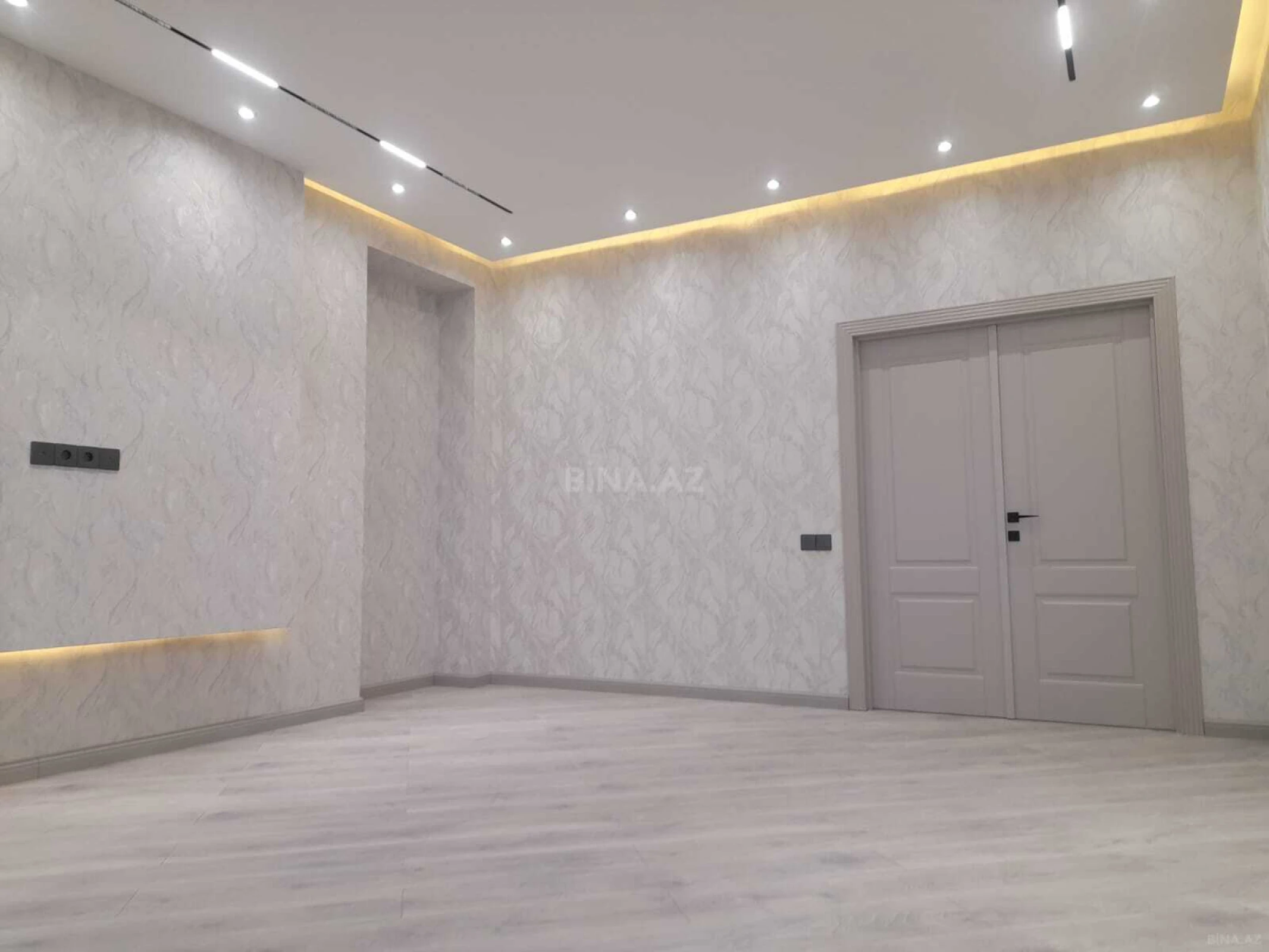 Satılır 3 otaqlı mənzil 125 m²