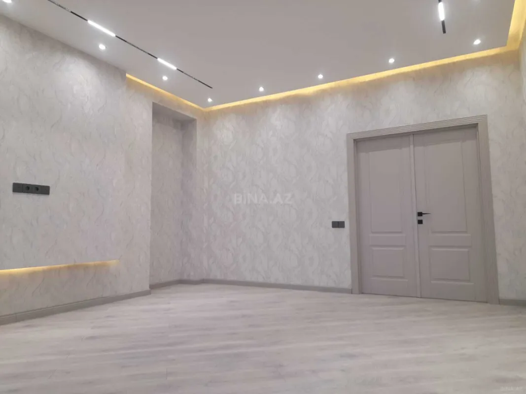 Satılır 3 otaqlı mənzil 125 m²