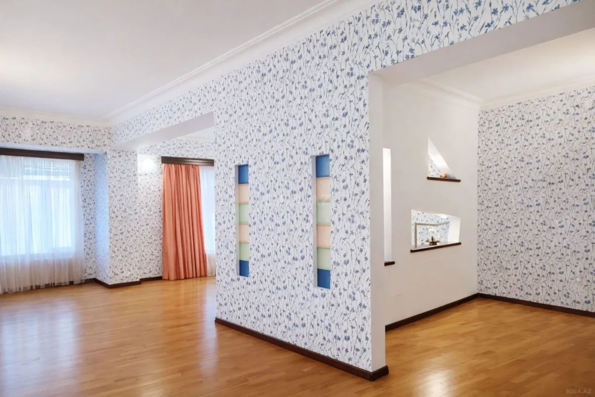 Satılır 3 otaqlı mənzil 160 m²