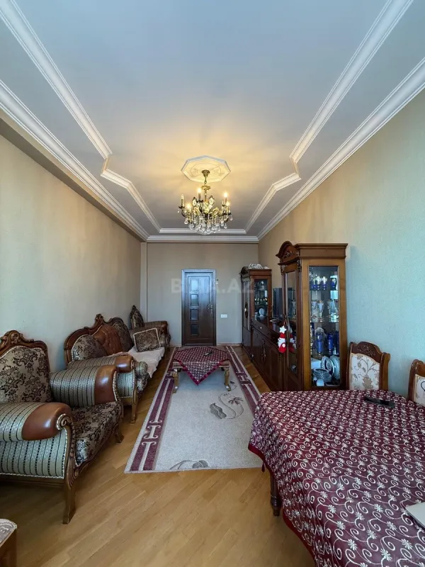 Satılır 3 otaqlı mənzil 108 m²