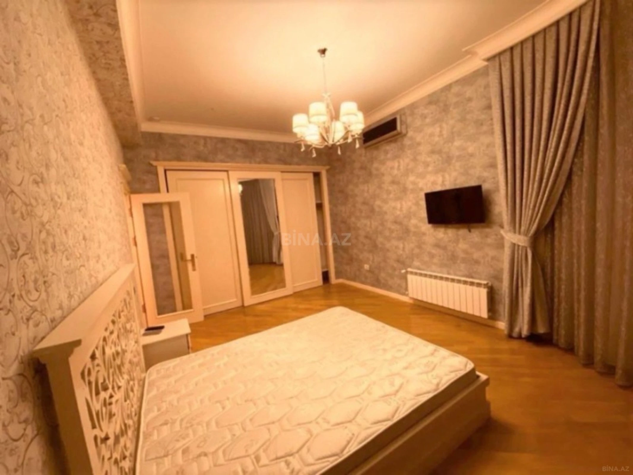Kirayə verilir 5 otaqlı mənzil 200 m²