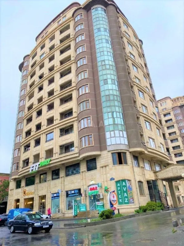 Kirayə verilir 5 otaqlı mənzil 200 m²
