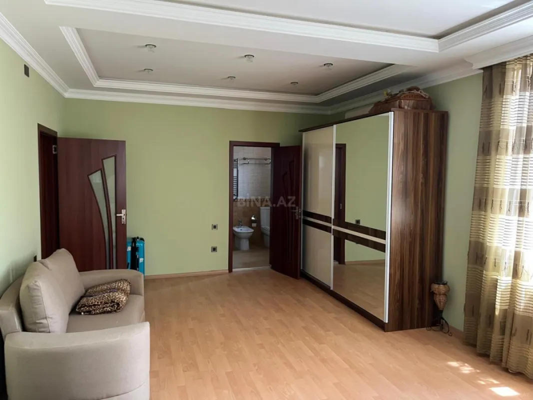 Kirayə verilir 6 otaqlı həyət evi 420 m²