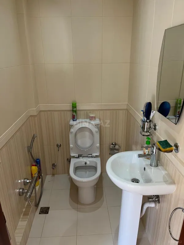 Kirayə verilir 6 otaqlı həyət evi 420 m²