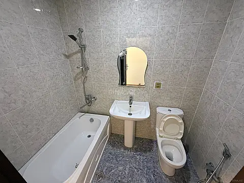 Kirayə verilir 2 otaqlı mənzil 80 m²