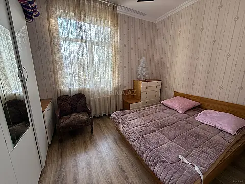 Kirayə verilir 2 otaqlı mənzil 80 m²