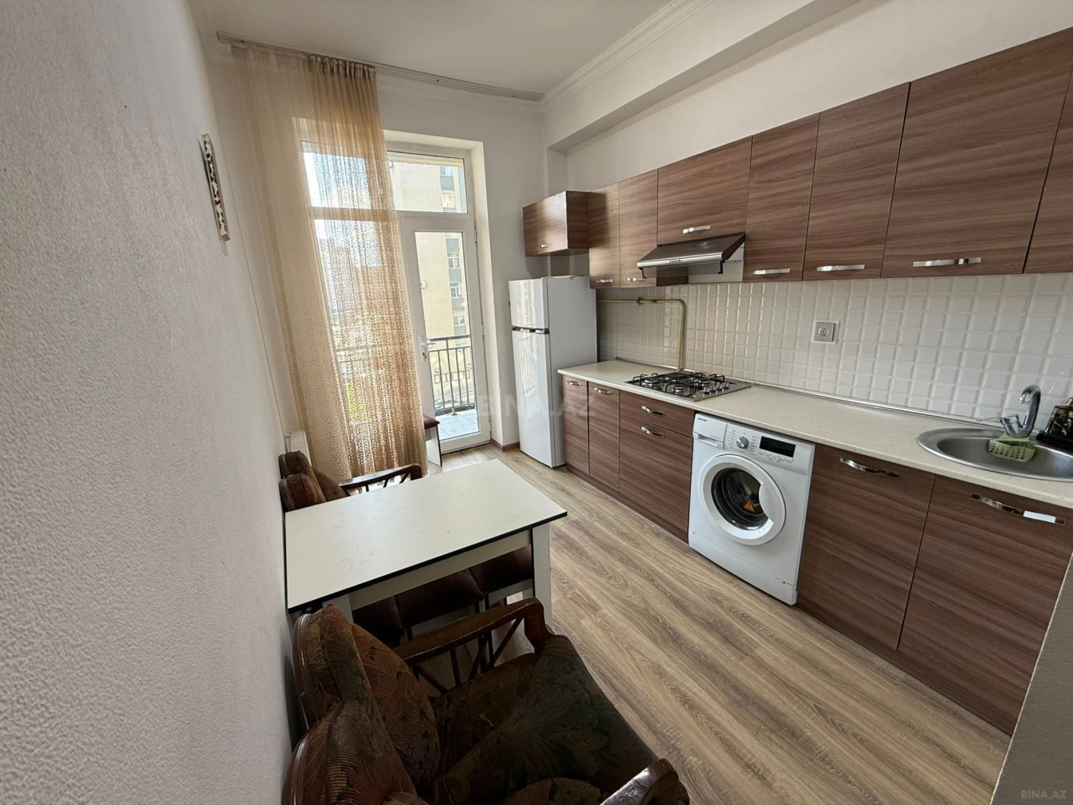 Kirayə verilir 2 otaqlı mənzil 80 m²