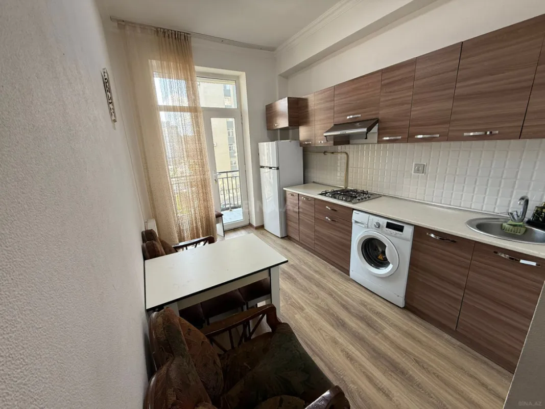 Kirayə verilir 2 otaqlı mənzil 80 m²