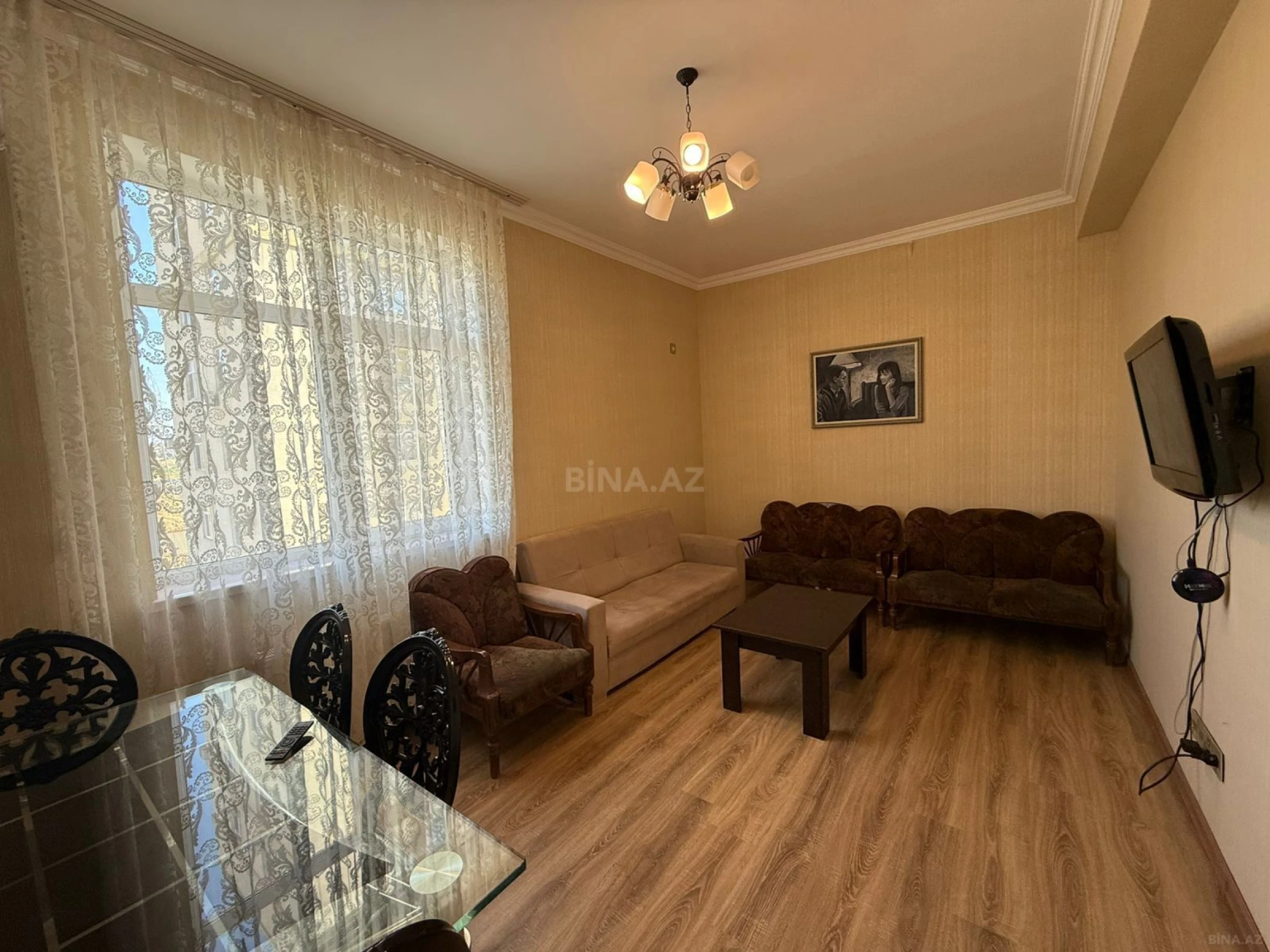 Kirayə verilir 2 otaqlı mənzil 80 m²
