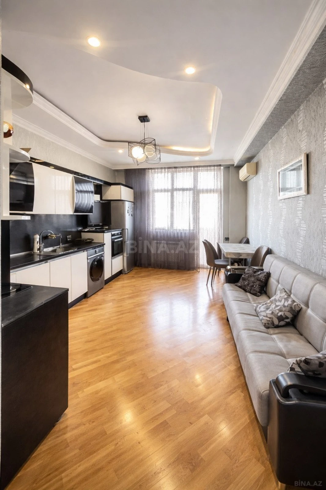 Satılır 4 otaqlı mənzil 170 m²
