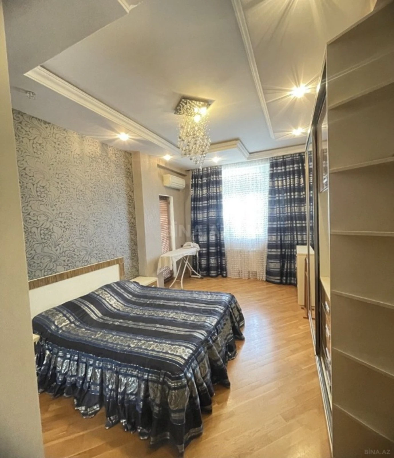 Satılır 4 otaqlı mənzil 170 m²