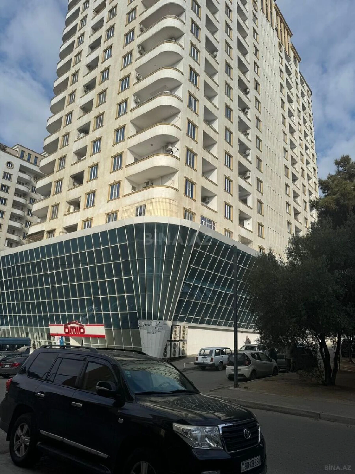 Satılır 3 otaqlı mənzil 98 m²