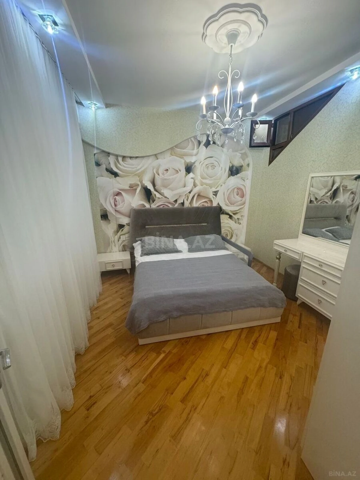 Satılır 3 otaqlı mənzil 98 m²