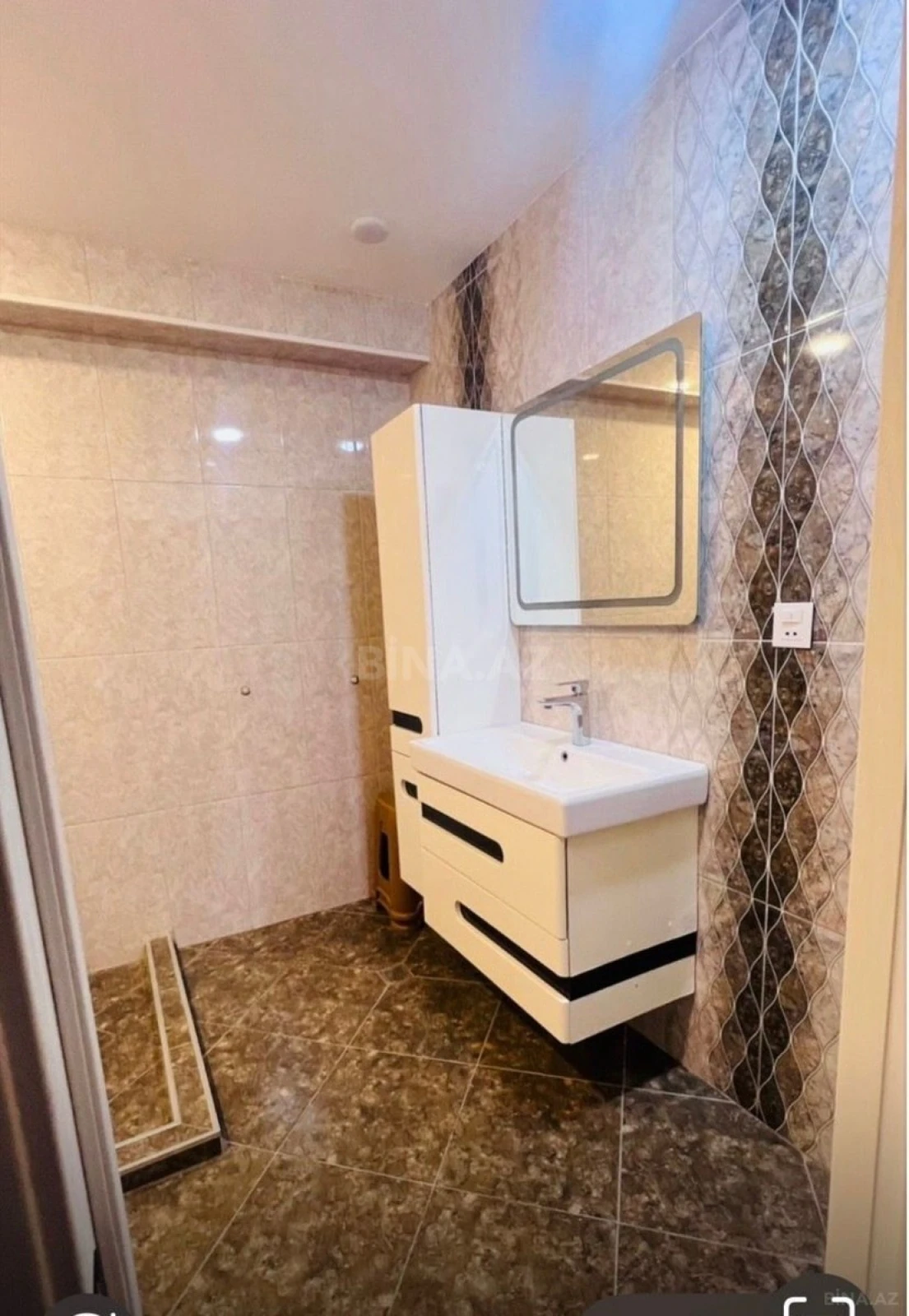 Kirayə verilir 3 otaqlı mənzil 125 m²