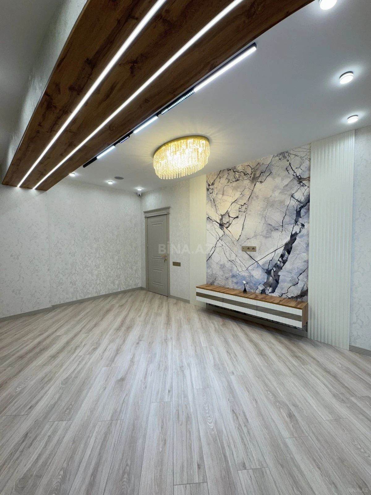 Satılır 3 otaqlı mənzil 110 m²