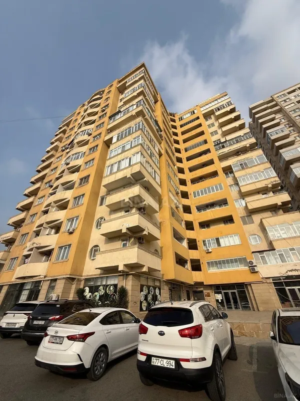 Satılır 3 otaqlı mənzil 110 m²