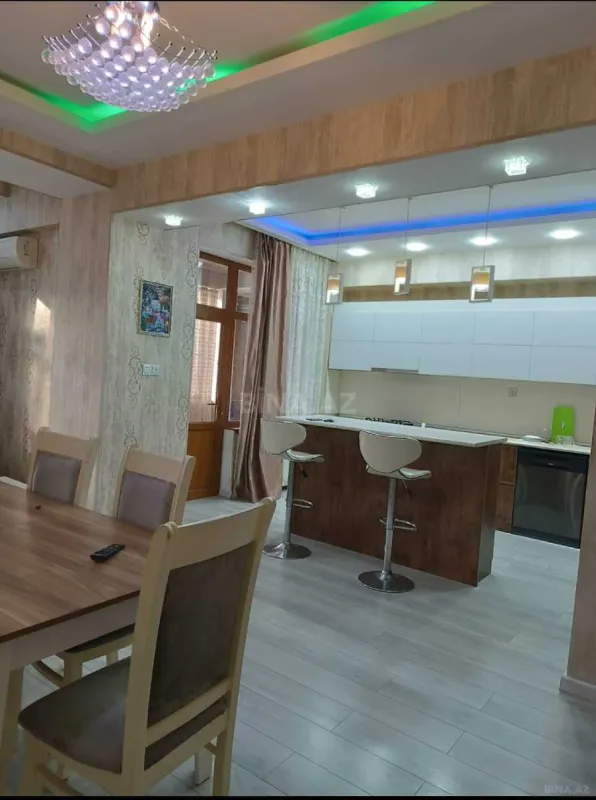 Kirayə verilir 3 otaqlı mənzil 110 m²