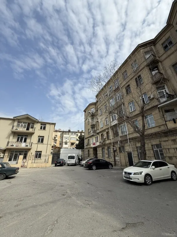 Satılır 3 otaqlı mənzil 90 m²