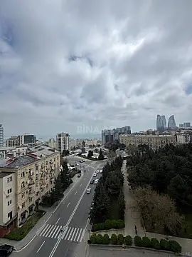 Satılır 4 otaqlı mənzil 220 m² — Bakı 4 otaq 220.00 m²