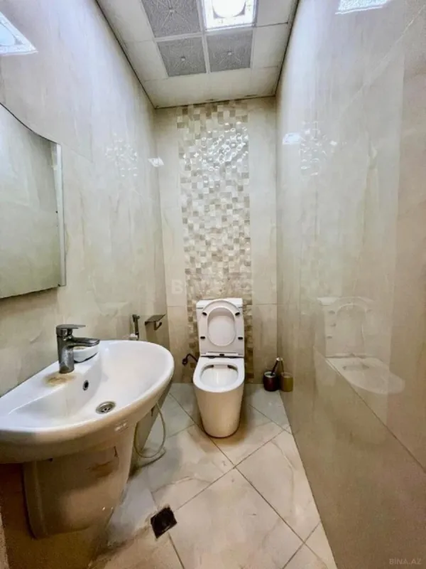 Satılır 3 otaqlı mənzil 135 m²