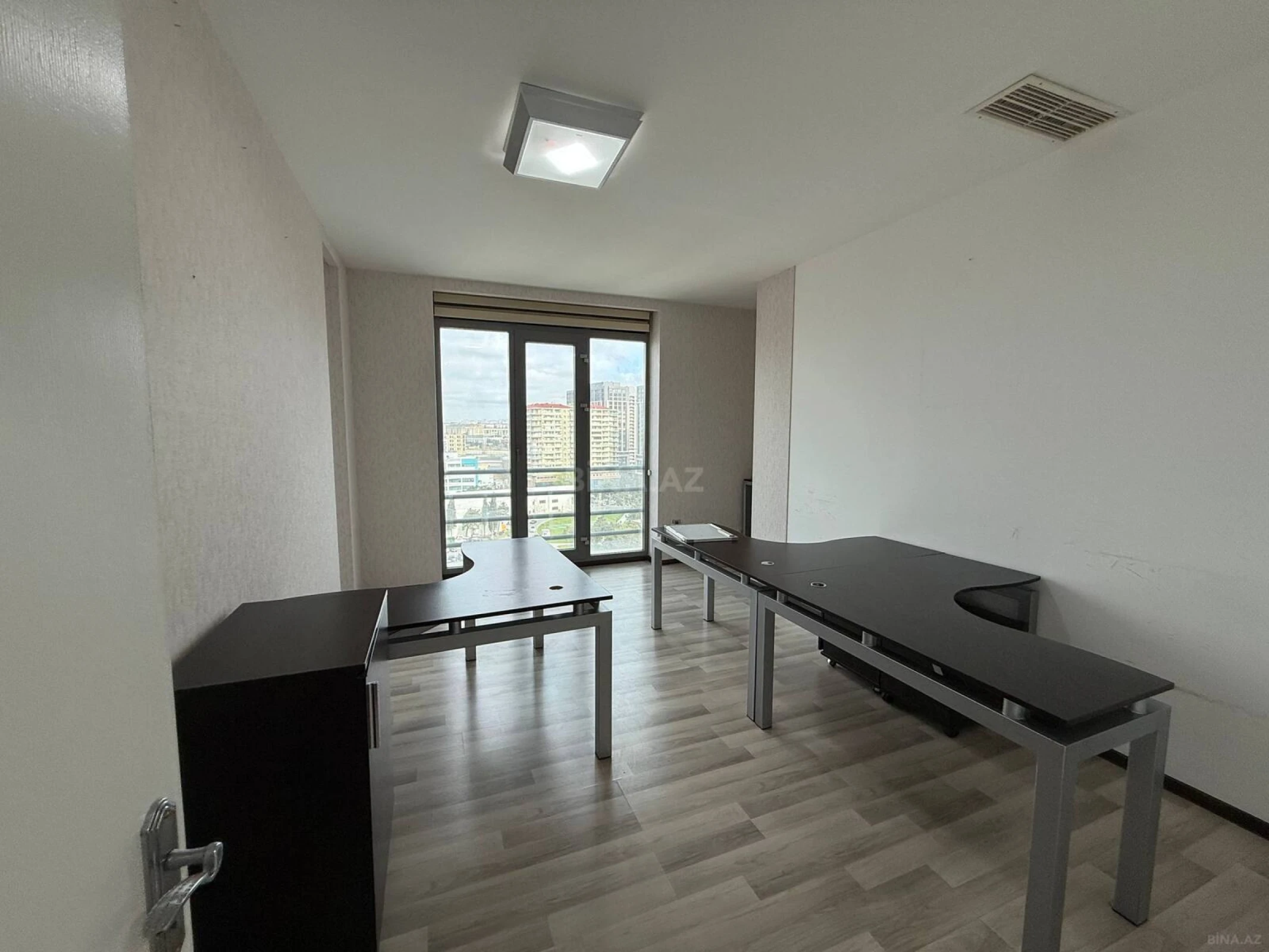 Kirayə verilir 6 otaqlı ofis 190 m²