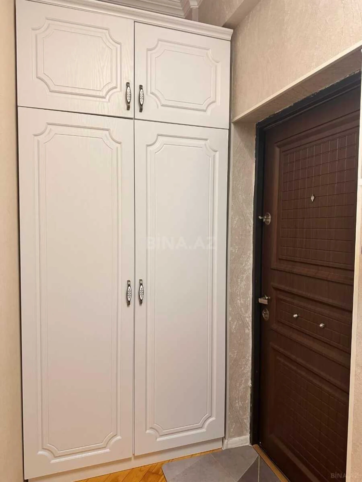 Satılır 2 otaqlı mənzil 78 m²