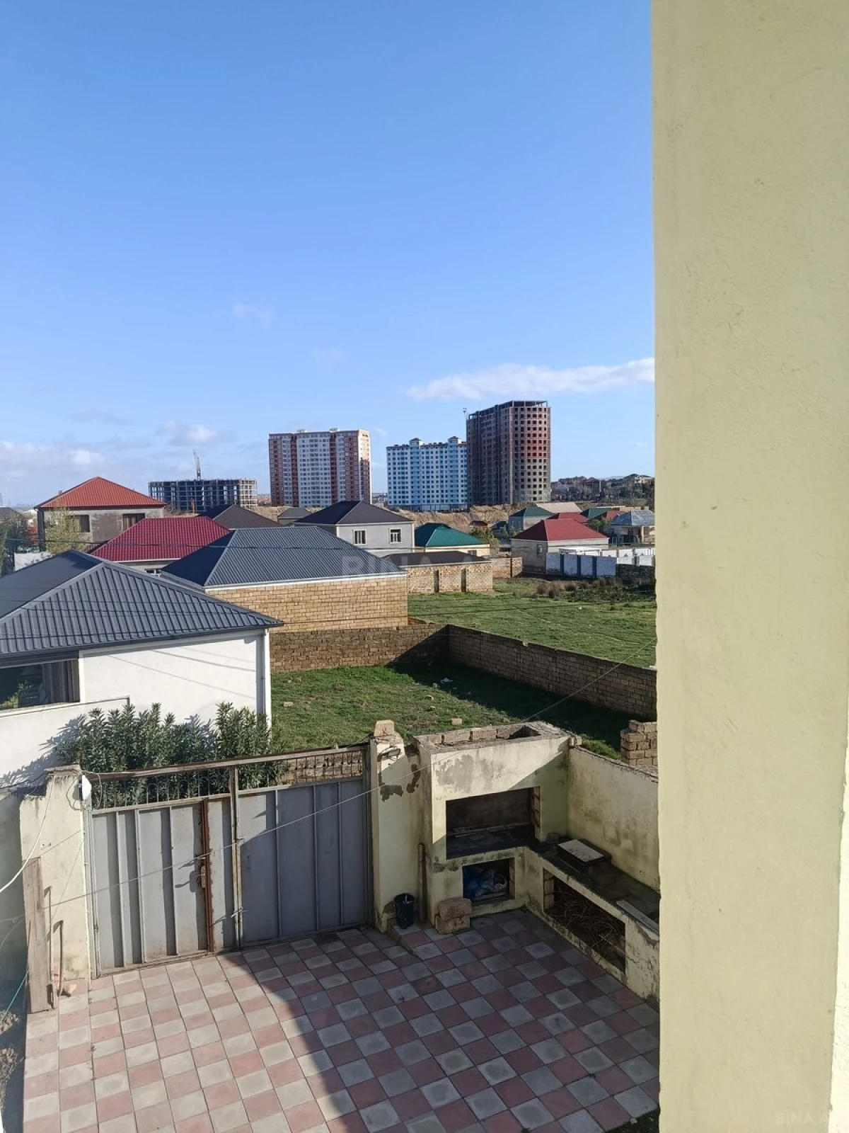 Satılır 5 otaqlı həyət evi 220 m²