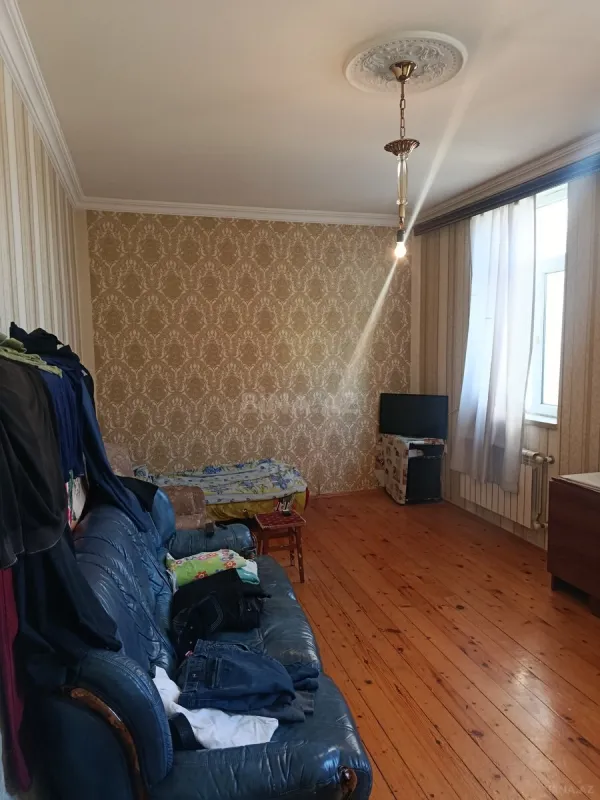 Satılır 5 otaqlı həyət evi 220 m²