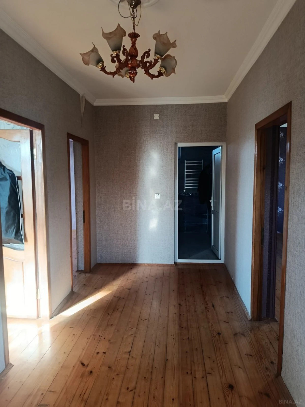 Satılır 5 otaqlı həyət evi 220 m²