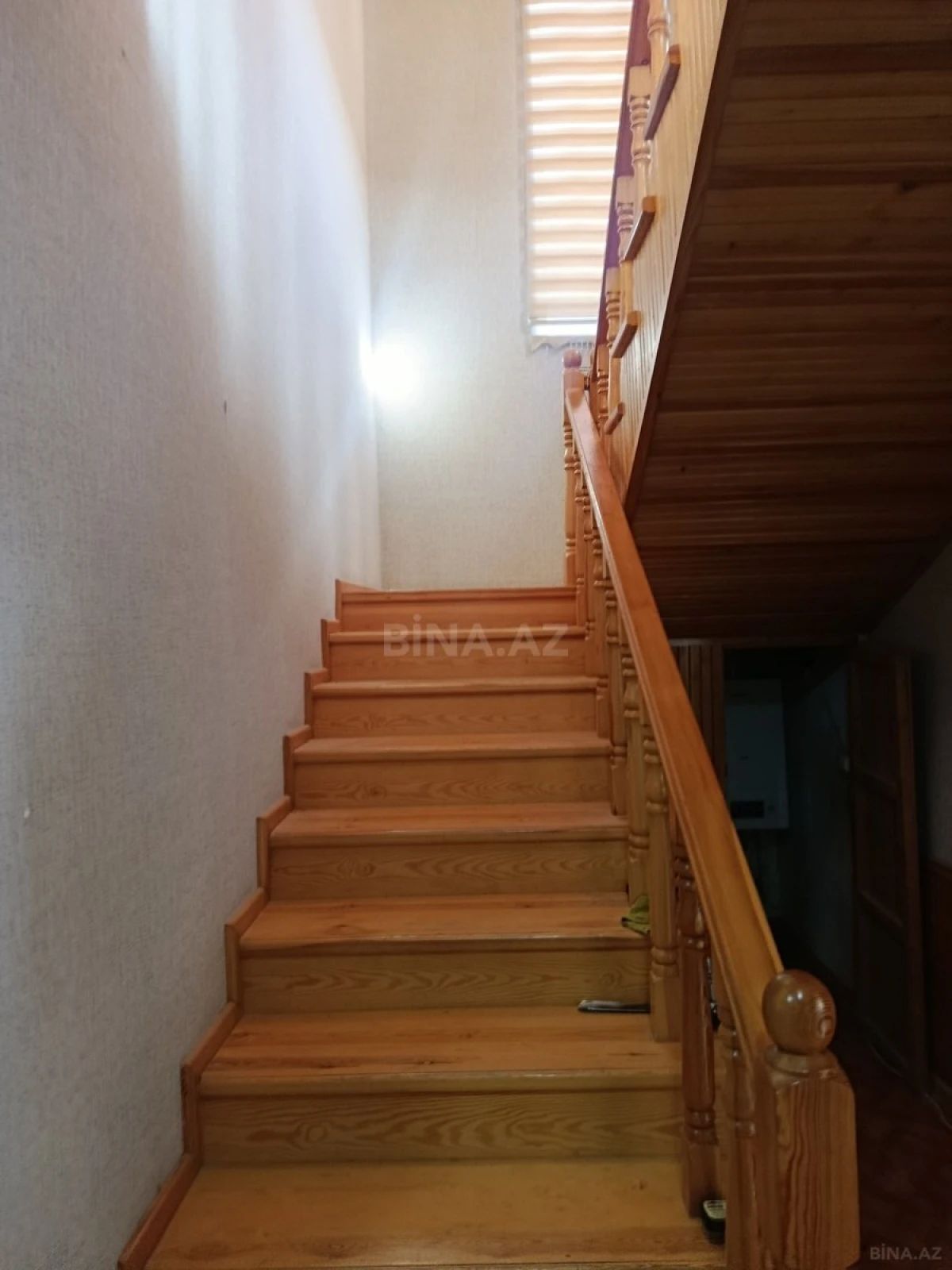 Satılır 5 otaqlı həyət evi 220 m²