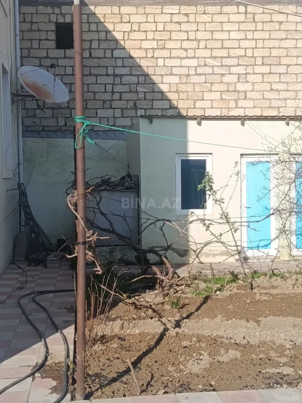 Satılır 5 otaqlı həyət evi 220 m²