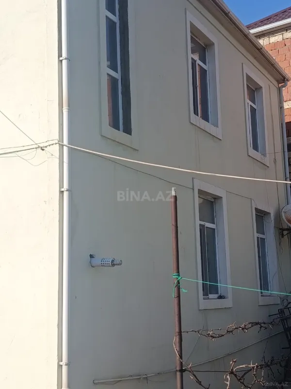 Satılır 5 otaqlı həyət evi 220 m²