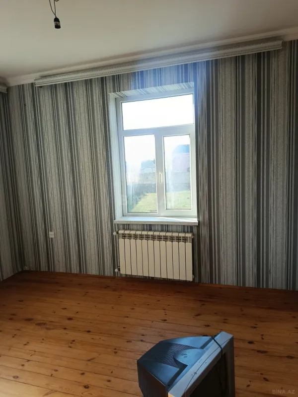 Satılır 5 otaqlı həyət evi 220 m²
