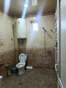 Satılır 5 otaqlı həyət evi 220 m²