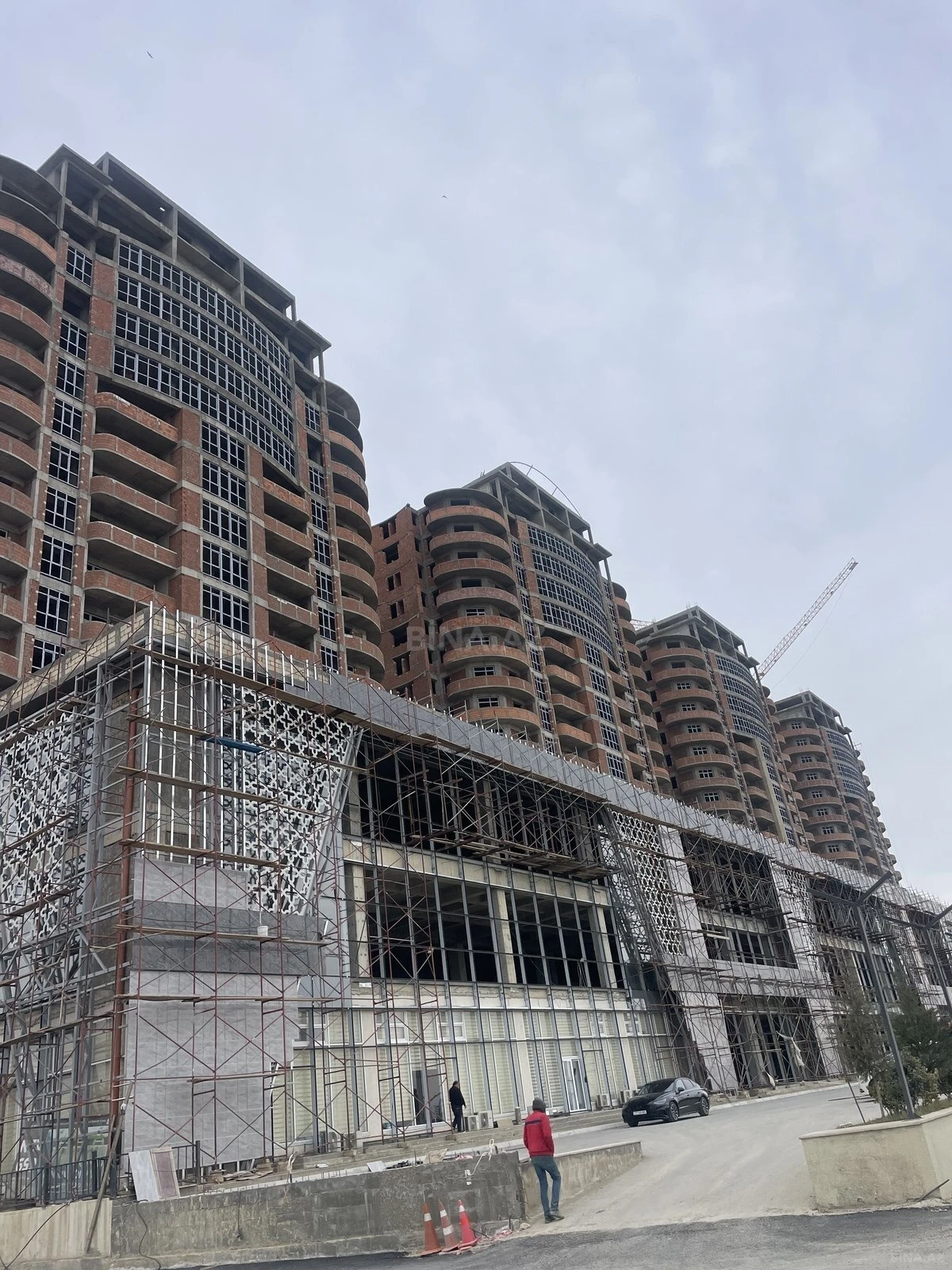 Satılır 3 otaqlı mənzil 129.3 m²