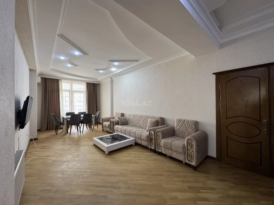 Satılır 3 otaqlı mənzil 107 m²