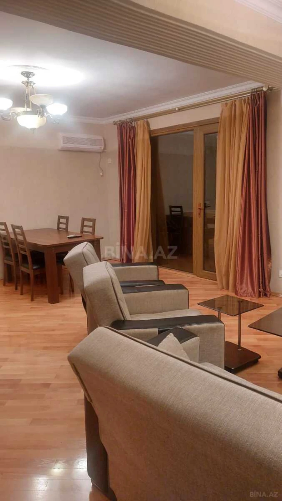 Kirayə verilir 3 otaqlı mənzil 105 m²