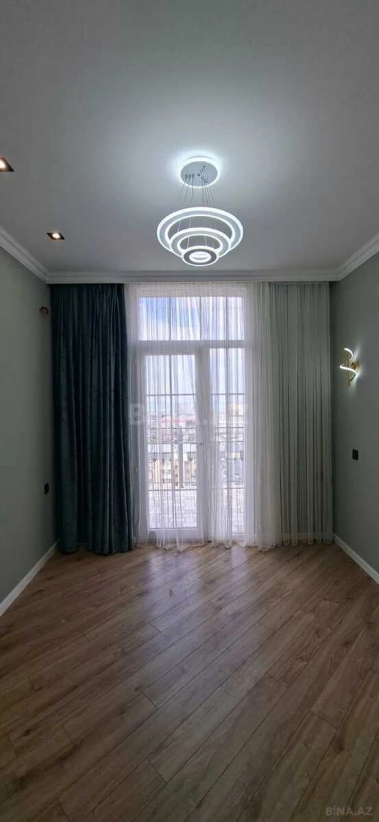 Satılır 3 otaqlı mənzil 82 m²