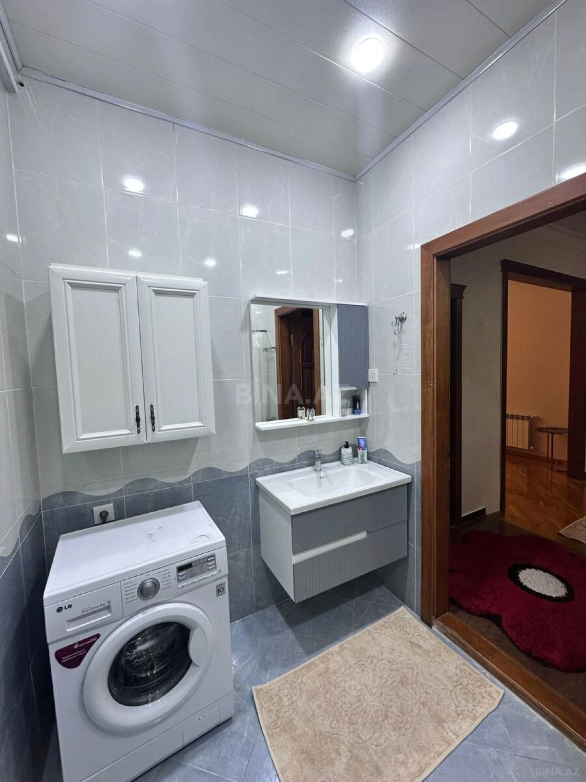 Kirayə verilir 3 otaqlı mənzil 114 m²