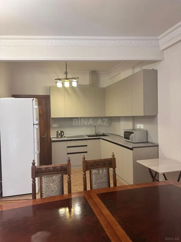 Kirayə verilir 3 otaqlı mənzil 114 m²